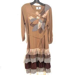 Dainty Jewells Dress Size M Brown Floral Applique Ruffled Tiers Midi Length